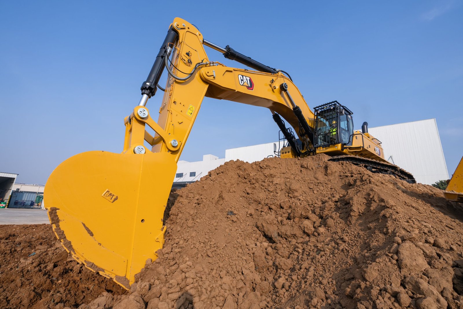 NEW CAT 3101 excavator